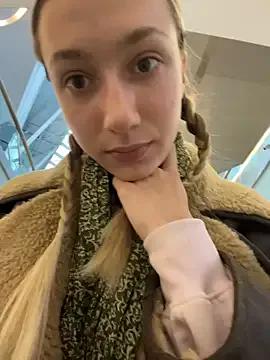 Naked Lia__Love wants you to fuck their body now Lia__Love from StripChat