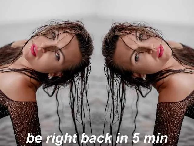 Discover DIVORA, she wants to masturbate for you DIVORA from BongaCams