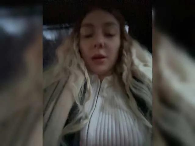 Masturbate to 23 years old Janchi- from BongaCams Janchi- from BongaCams