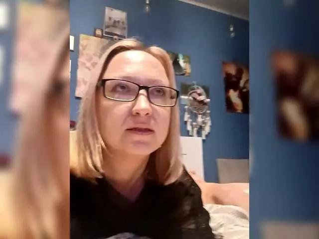 Watch 41 years old Krasotkaa from BongaCams Krasotkaa from BongaCams