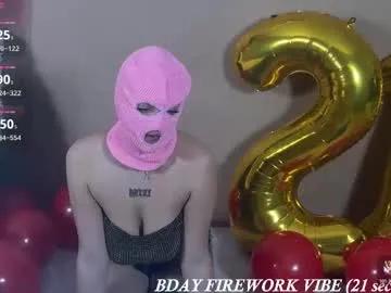 Cute Zoeythepinkmask wants you to fuck her body now zoeythepinkmask from Chaturbate