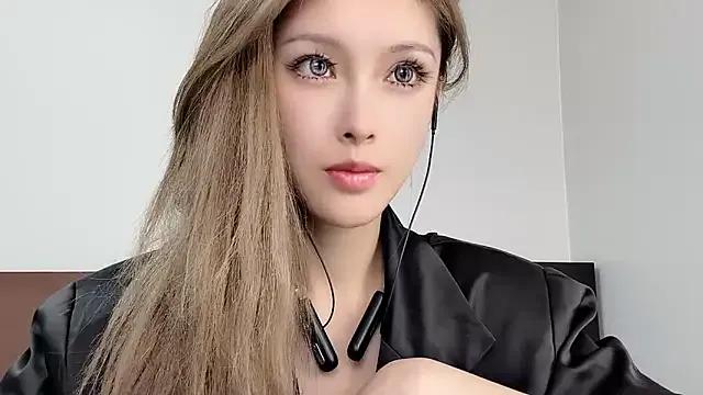 Sweet QiaoHui wants you to fuck her body now QiaoHui from StripChat