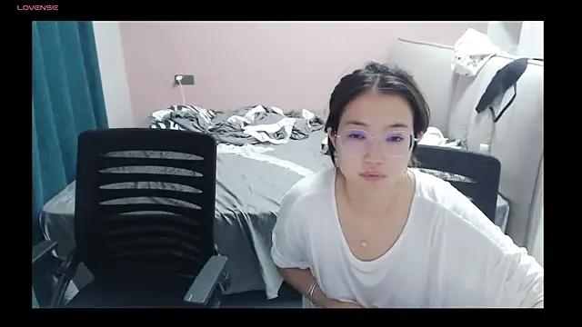 Naked Redrose520 wants you to fuck their body now redrose520 from StripChat